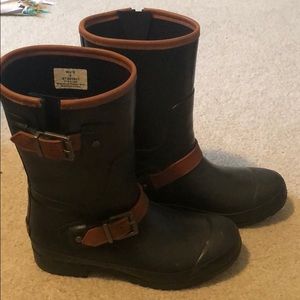 Sperrys rain boots